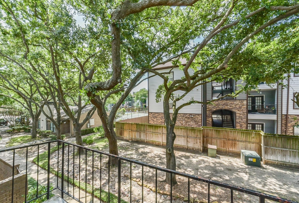 10811 Richmond Avenue - Photo 28