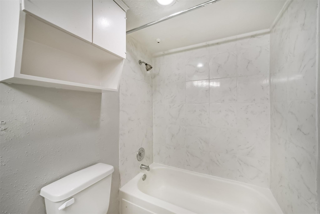 10811 Richmond Avenue - Photo 20