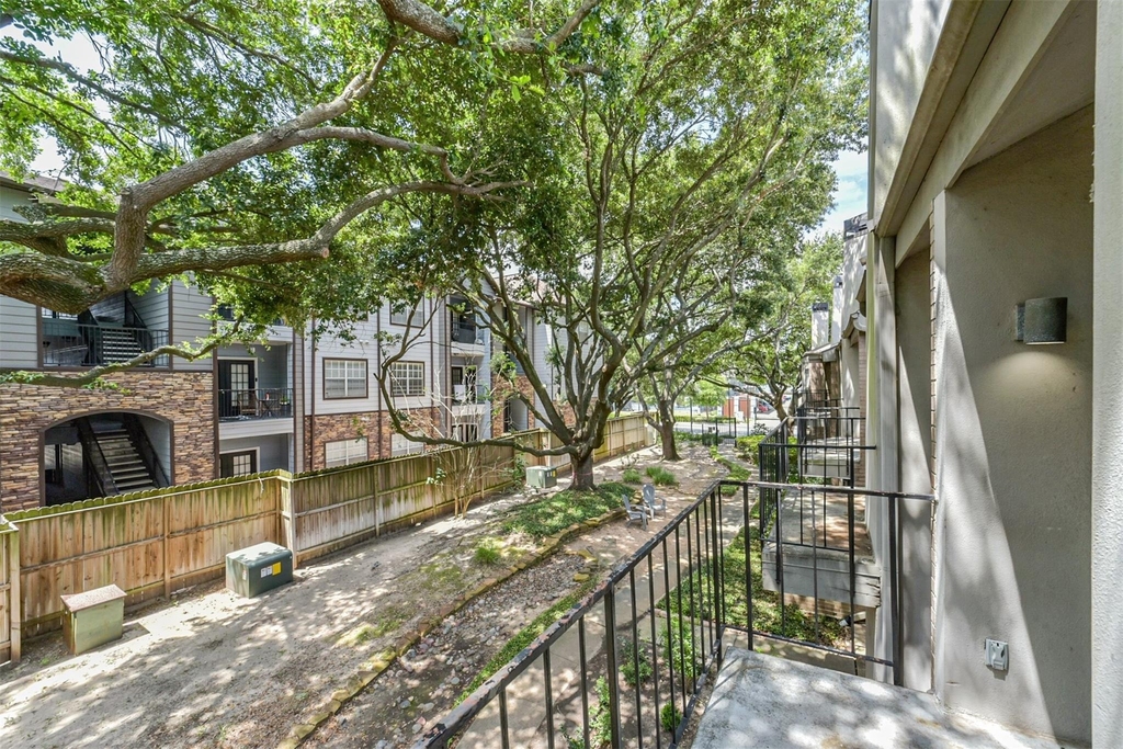 10811 Richmond Avenue - Photo 29