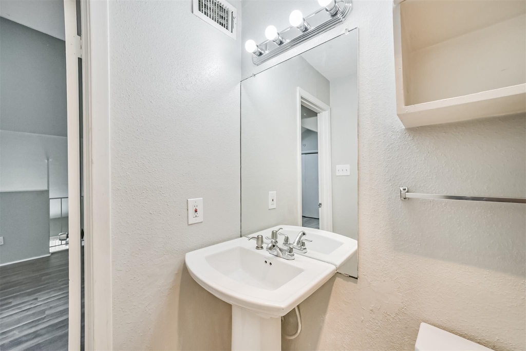10811 Richmond Avenue - Photo 26