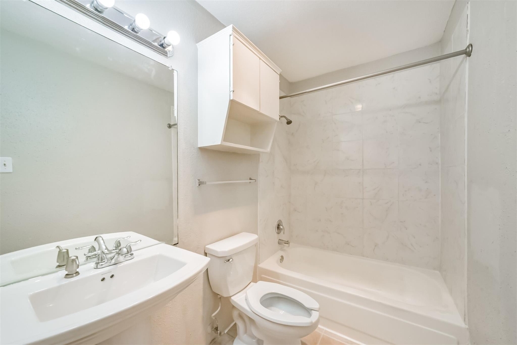 10811 Richmond Avenue - Photo 27