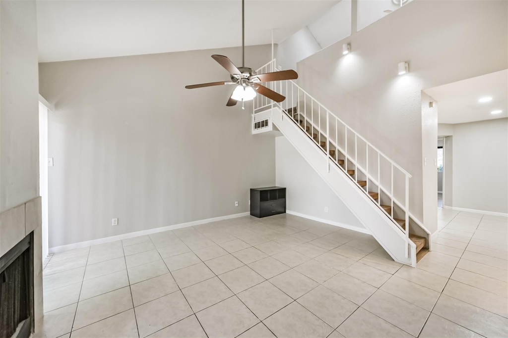 10811 Richmond Avenue - Photo 9