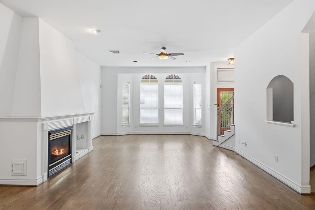 110 E Detering Street - Photo 3