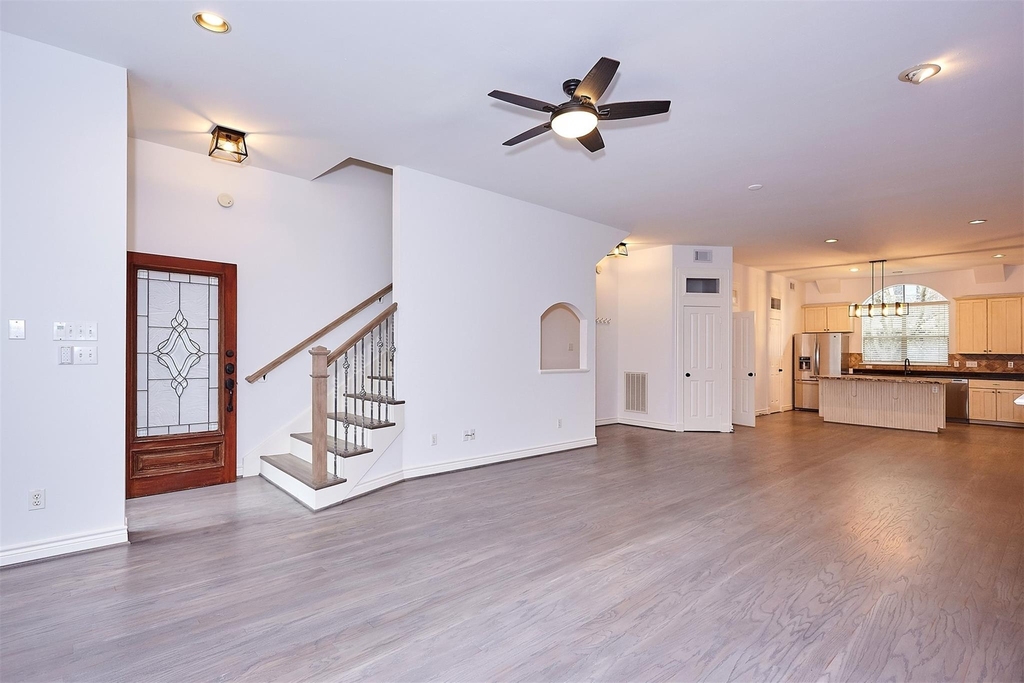 110 E Detering Street - Photo 15