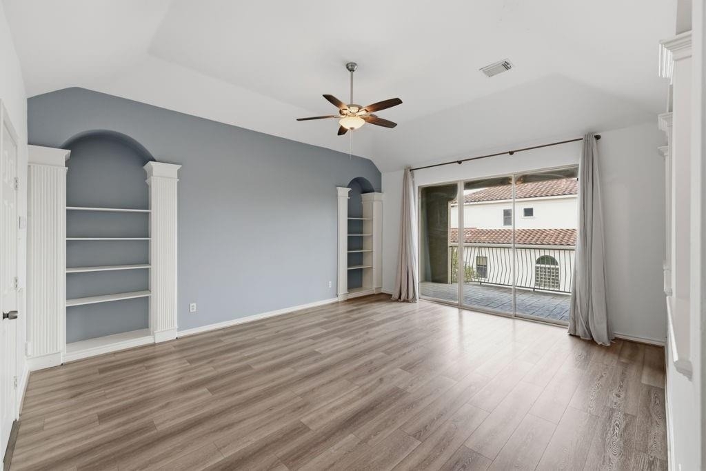 110 E Detering Street - Photo 8
