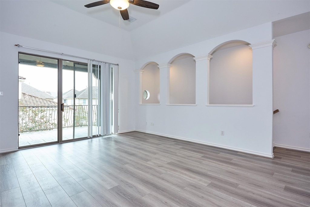 110 E Detering Street - Photo 28