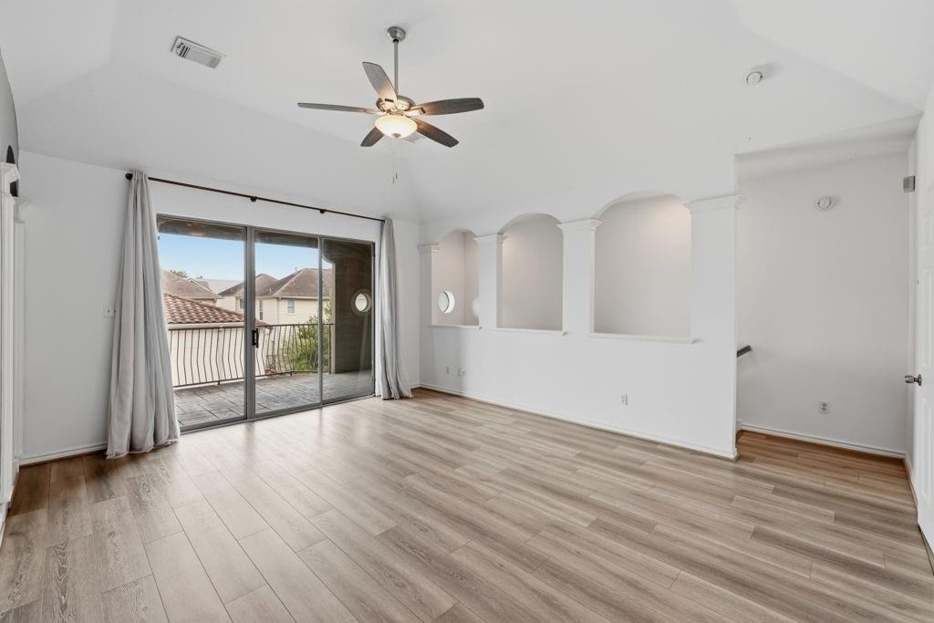 110 E Detering Street - Photo 9