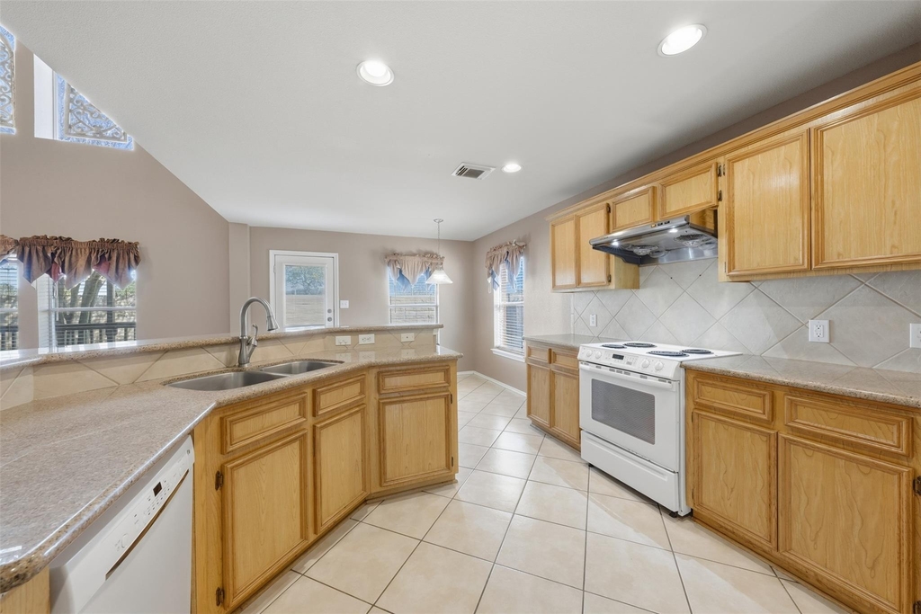 26038 Palmdale Estate Drive - Photo 15