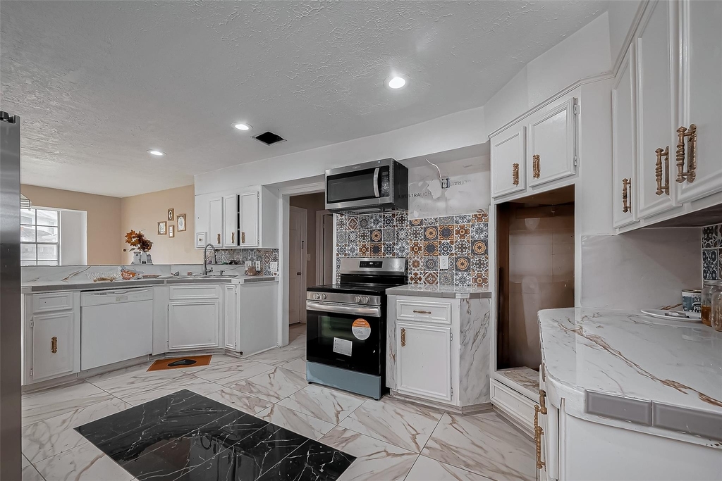 811 Loire Lane - Photo 7