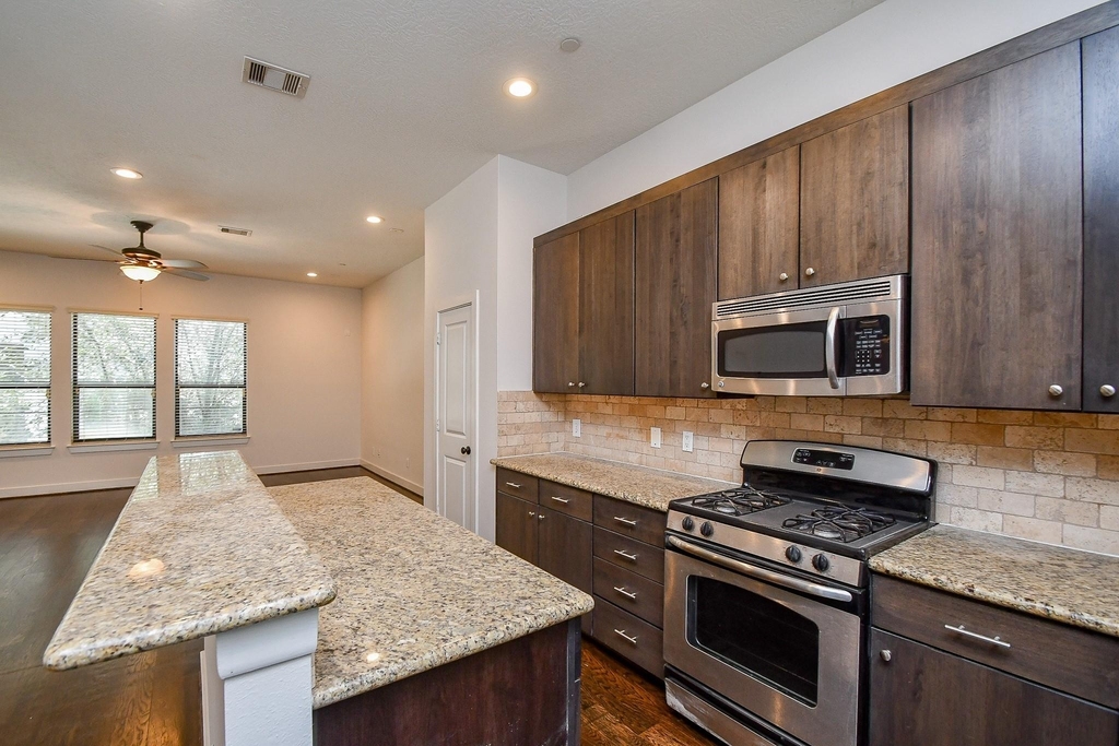 2422 Navigation Boulevard - Photo 4