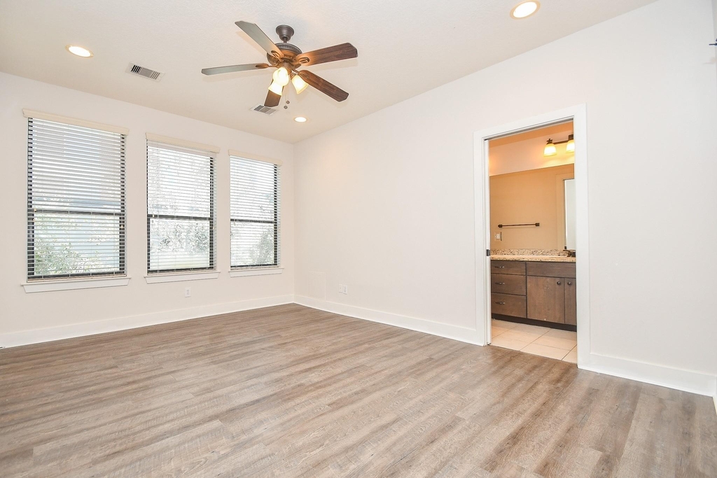2422 Navigation Boulevard - Photo 15