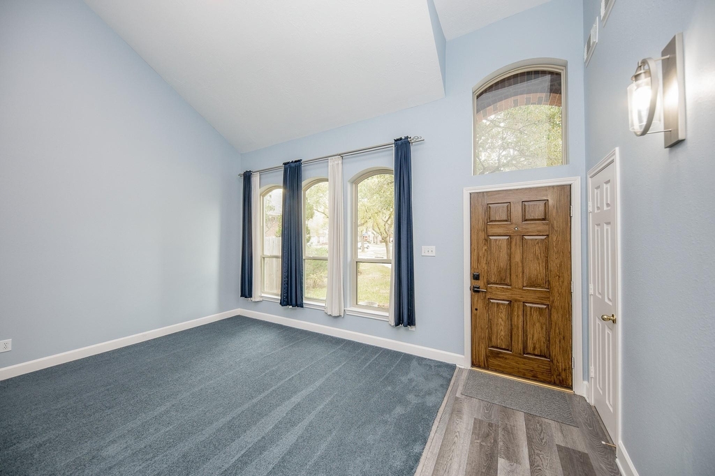 206 Cheswick Circle - Photo 3
