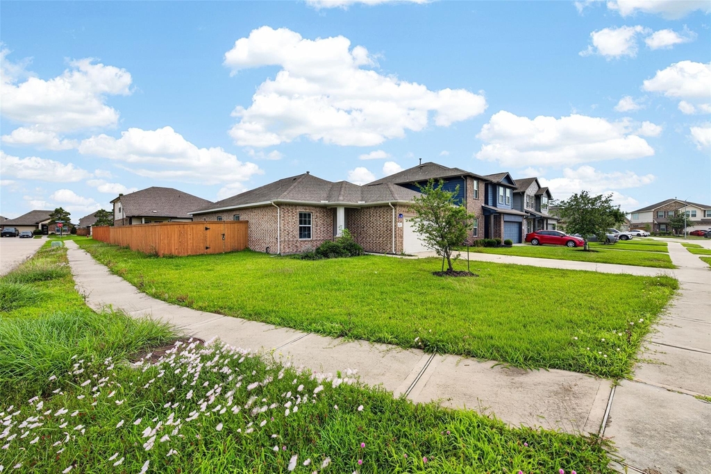 2429 Abbot Brook Drive - Photo 4