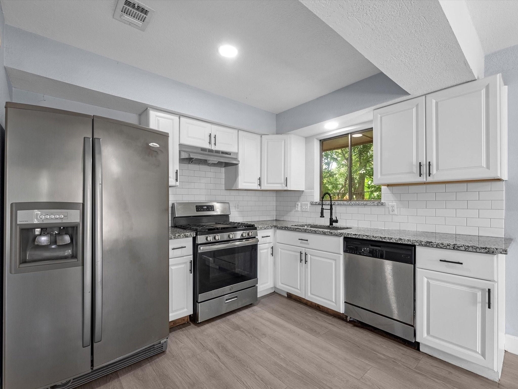 4431 Oak Shadows Drive - Photo 3