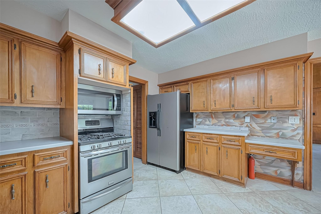 18307 Champion Forest Drive - Photo 11