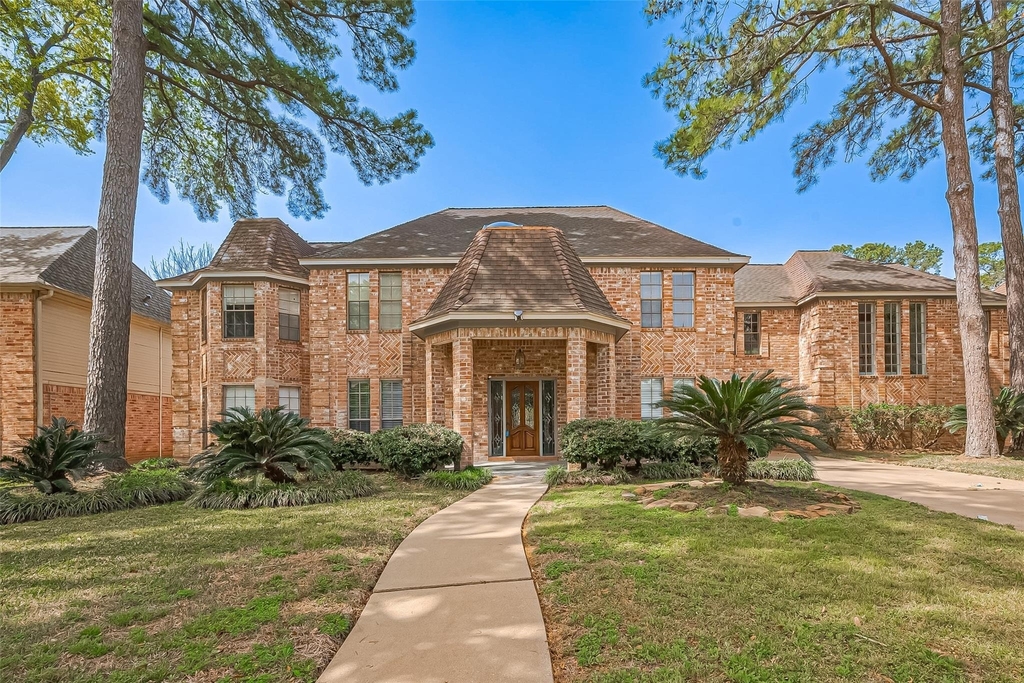 18307 Champion Forest Drive - Photo 0