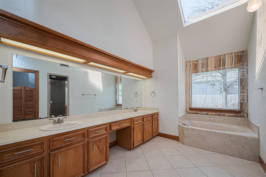 18307 Champion Forest Drive - Photo 37