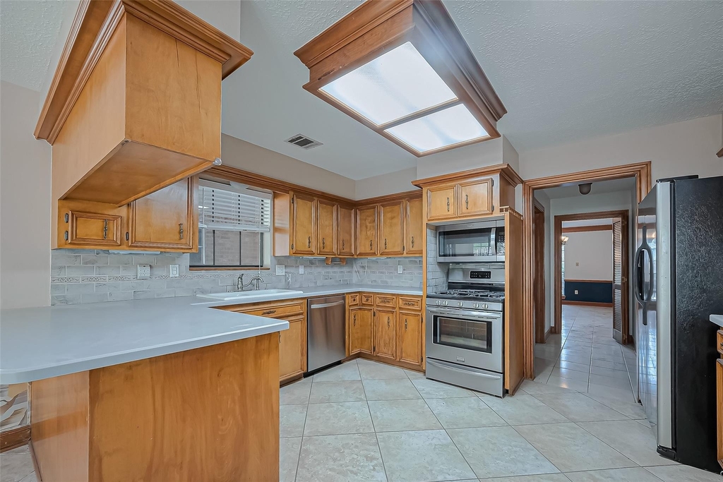 18307 Champion Forest Drive - Photo 5