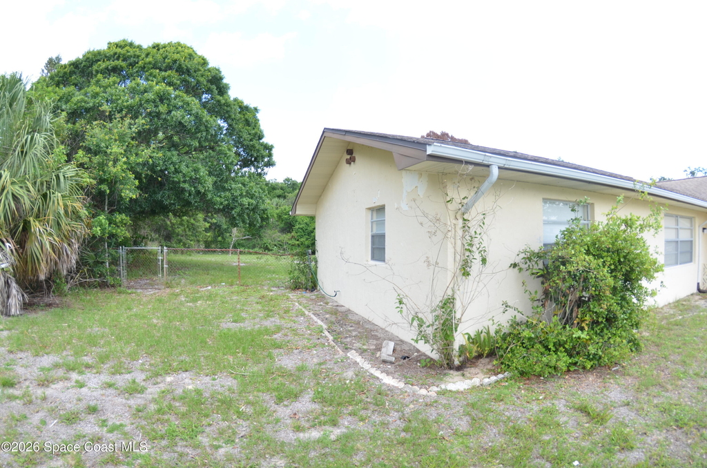 300 Darrow Avenue - Photo 5
