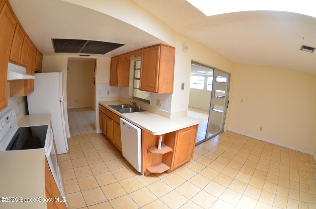 300 Darrow Avenue - Photo 16