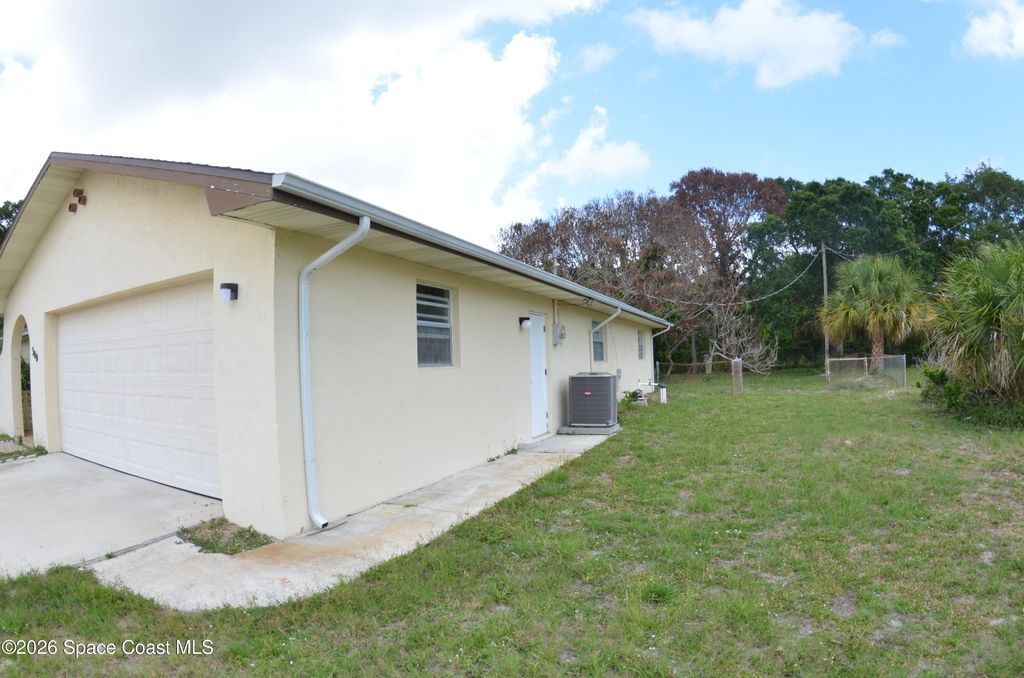 300 Darrow Avenue - Photo 1