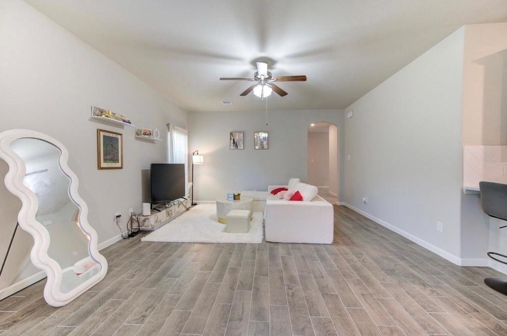 22827 Ephesus Avenue - Photo 1