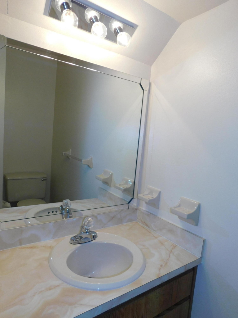 236 Chandler Street - Photo 8