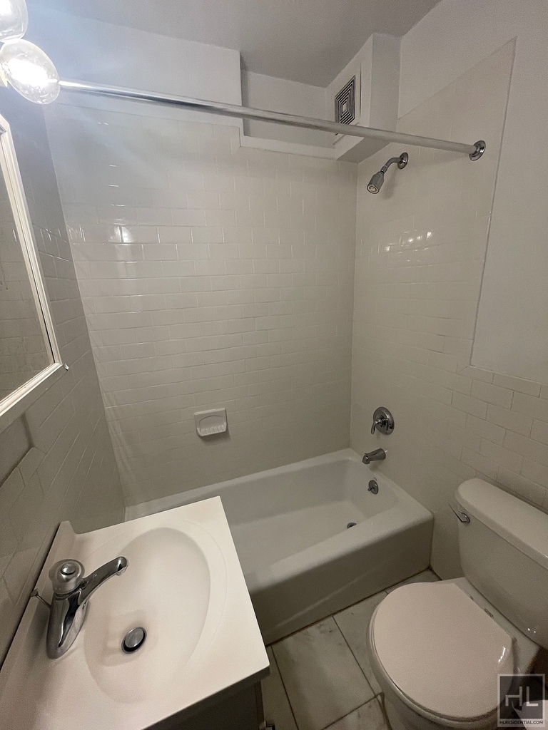 East 89th Street - Photo 3
