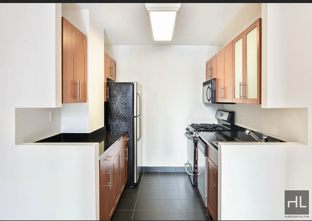 Maiden Lane - Photo 1