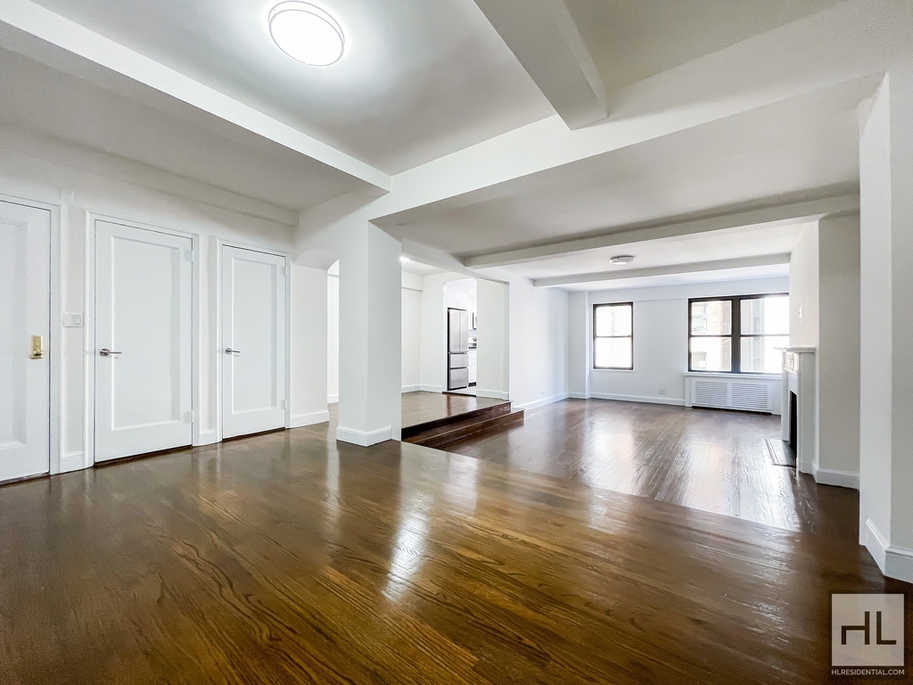 Fifth Avenue - Photo 9
