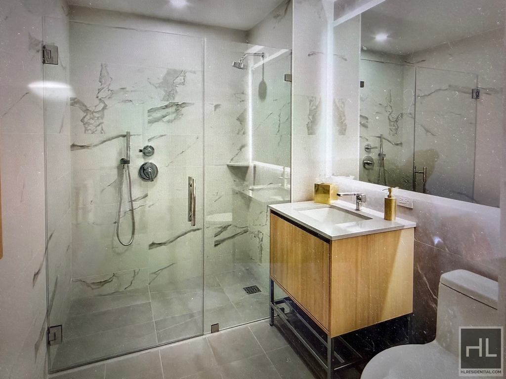 1st Avenue - Photo 4