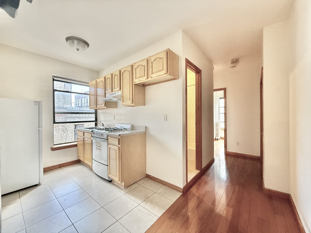 2nd ave/E 14th st - Photo 2