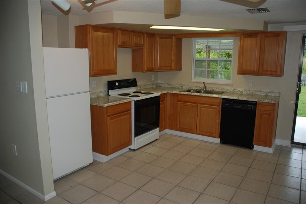 1624 Springdale Drive - Photo 10