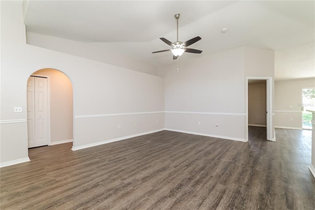 416 Elgin Boulevard - Photo 6