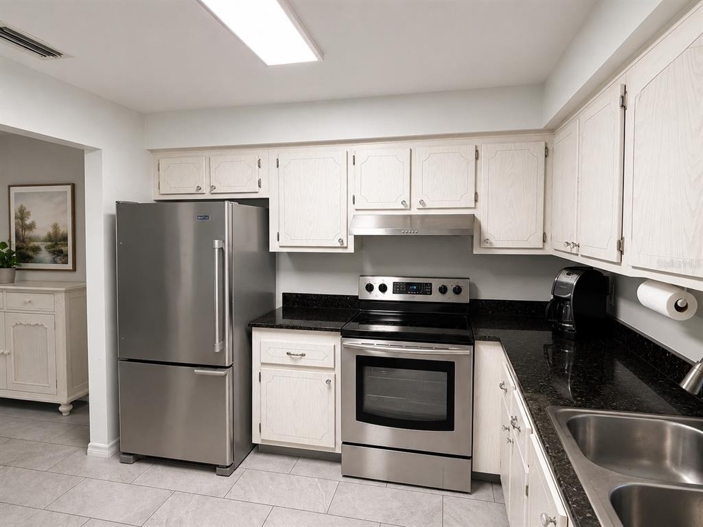 1706 Belleair Forest Drive - Photo 3