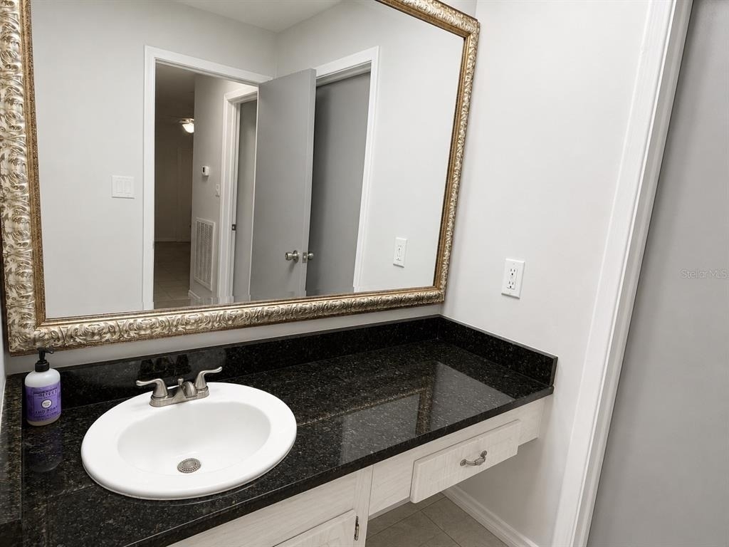 1706 Belleair Forest Drive - Photo 15