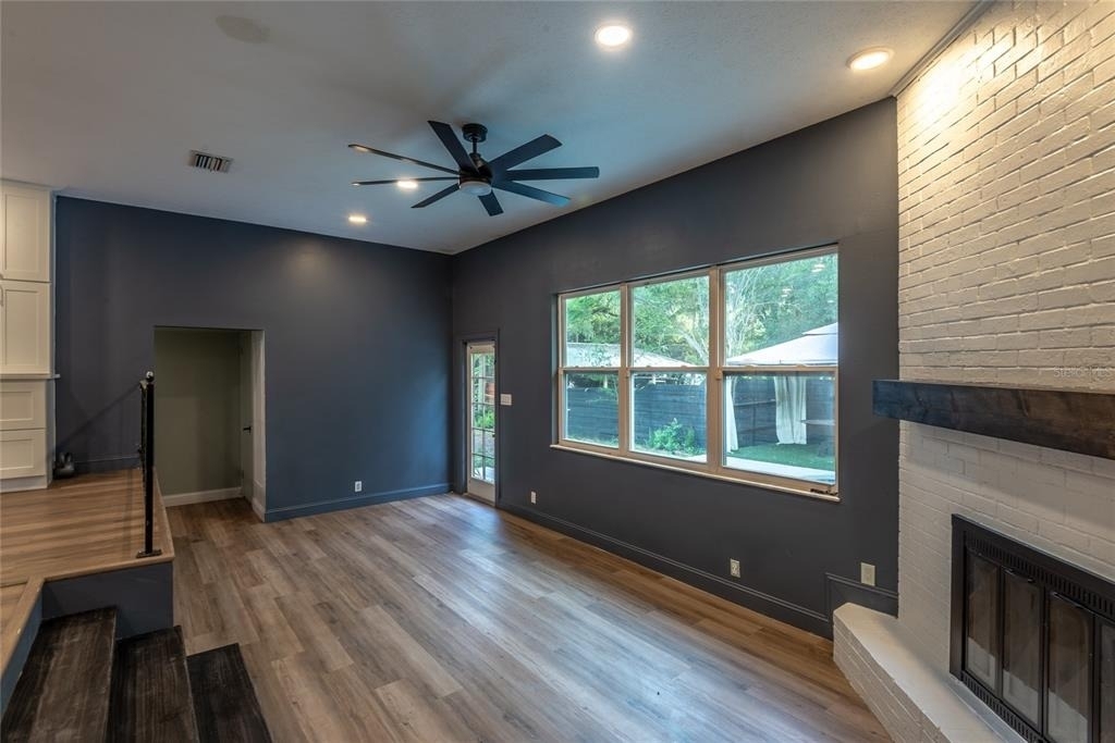 518 Crestover Drive - Photo 4