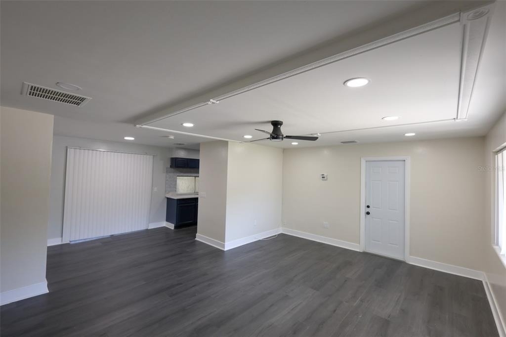 1500 Laurel Circle - Photo 2