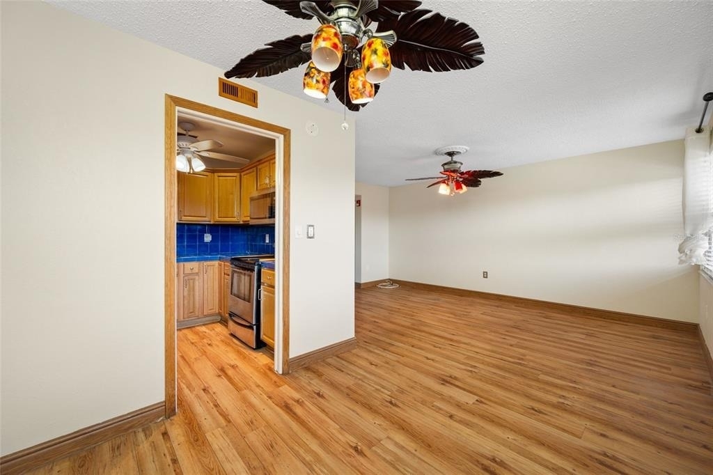 1001 77th Avenue N - Photo 4
