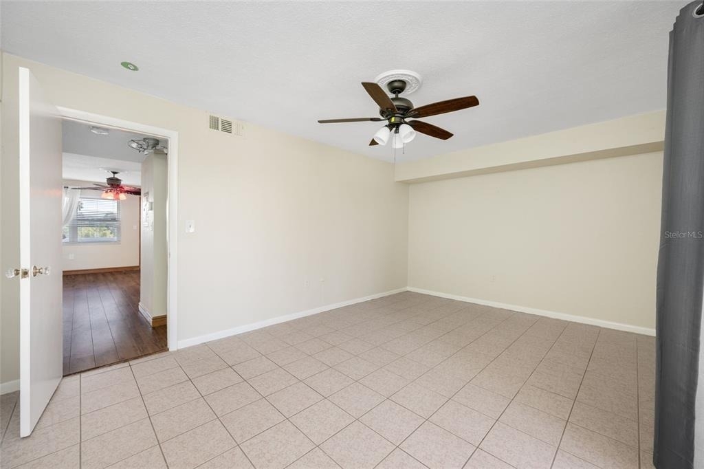 1001 77th Avenue N - Photo 9
