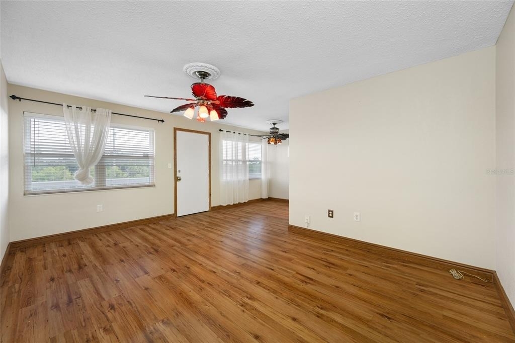1001 77th Avenue N - Photo 3