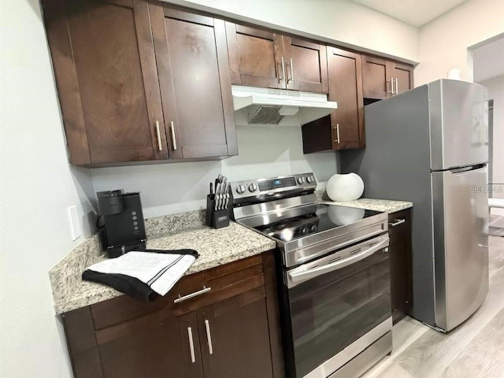 332 Avenue D Se - Photo 2