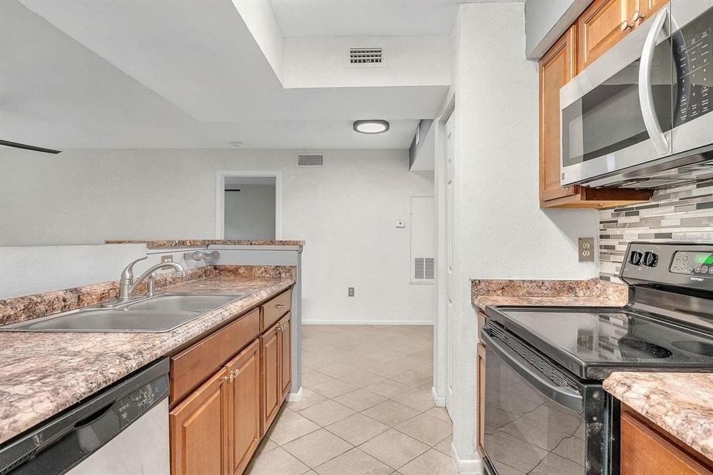 3032 Parkway Boulevard - Photo 9