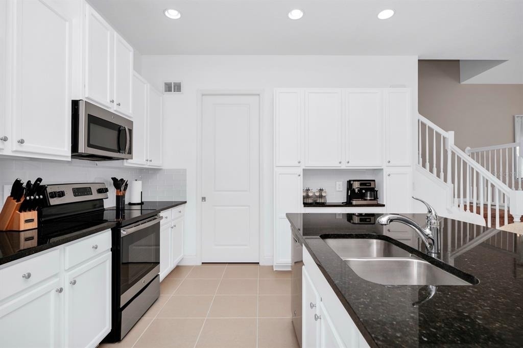 302 Captiva Drive - Photo 3