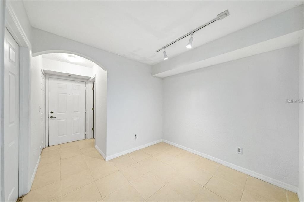 823 Camargo Way - Photo 16