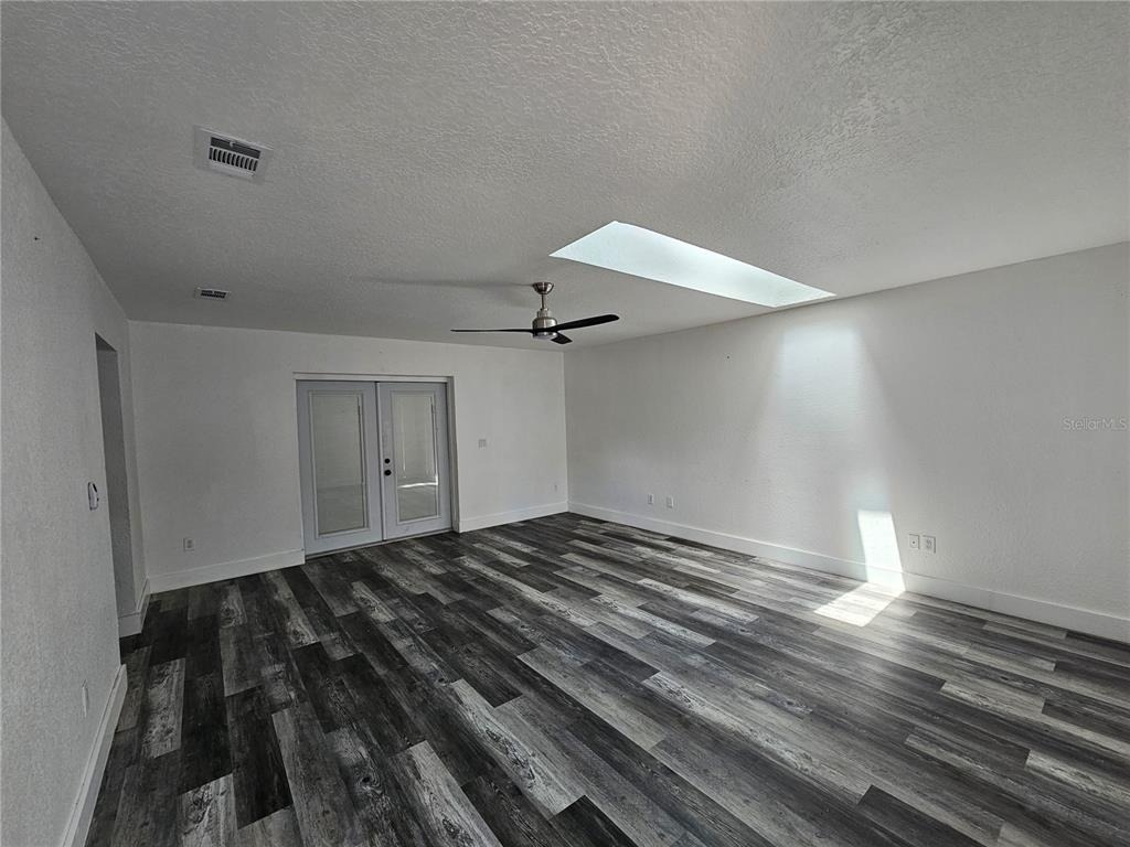 8198 Se 164th Place - Photo 2