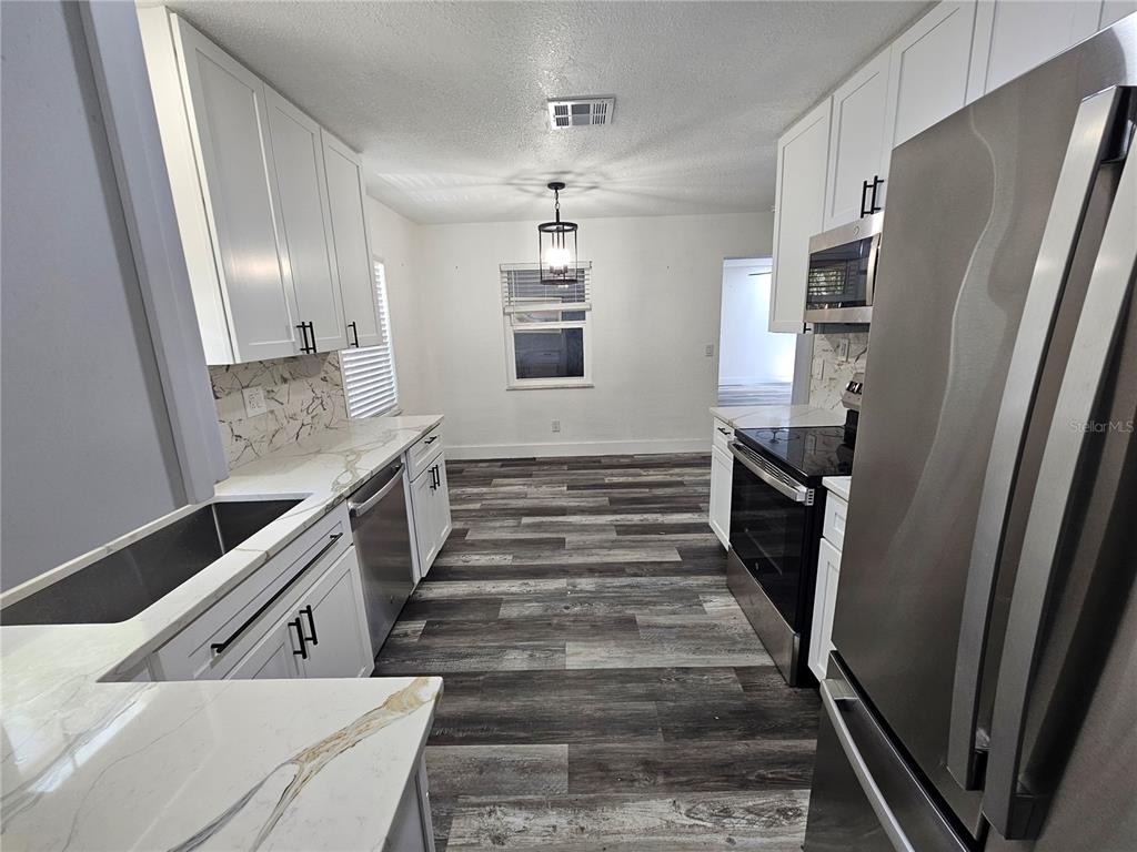 8198 Se 164th Place - Photo 6