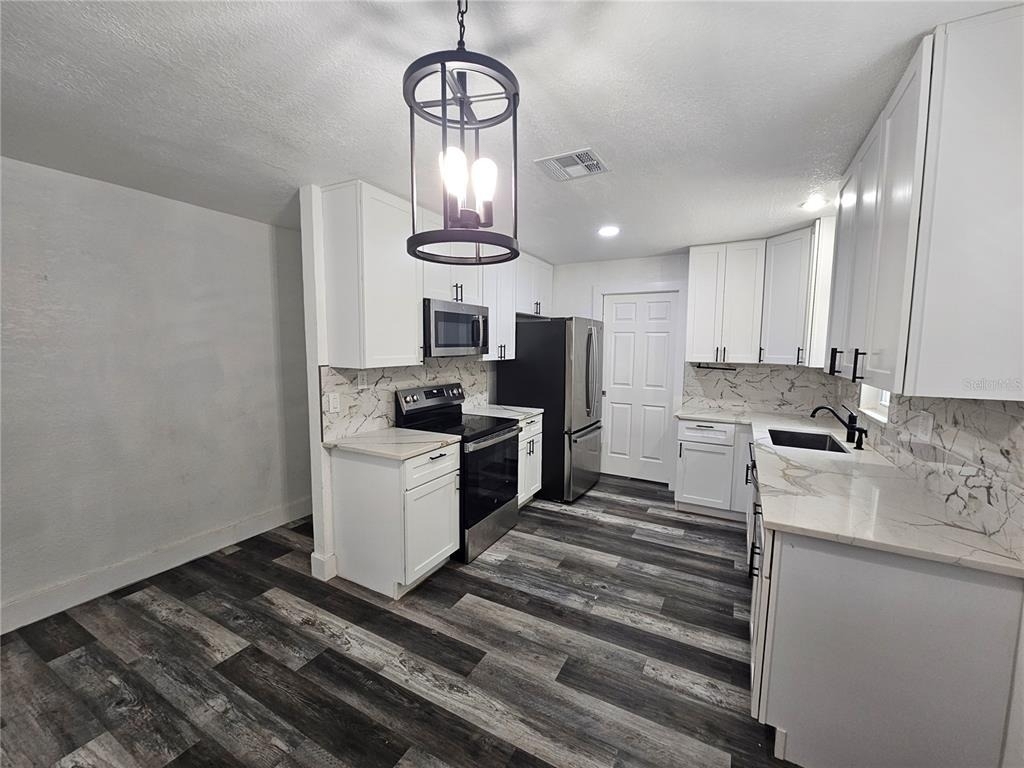 8198 Se 164th Place - Photo 7