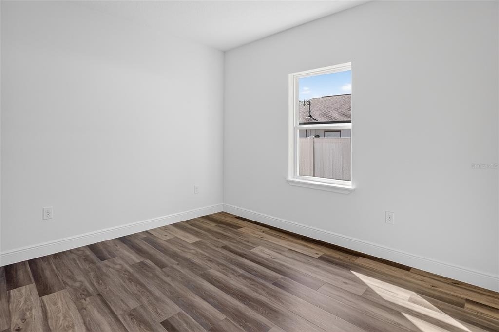 1933 W Oliver Drive - Photo 8