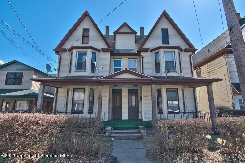 1418 Capouse (bottom Floor) Avenue - Photo 1